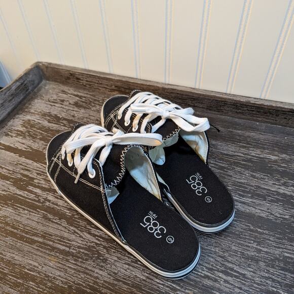 385 Fifth NWT Women's Black/White Canvas Open Toe Slip On Shoe Size 9 - Picture 3 of 5